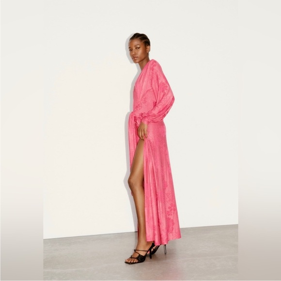 ZARA Bloggers Fave/Influencer Sold Out Pink Jacquard Wrap Dress Size Medium - Picture 4 of 14
